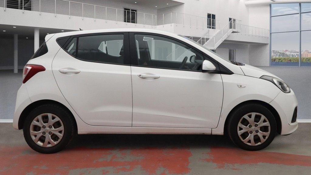Used Hyundai i10 2014 for sale - 76223177: Photo 2