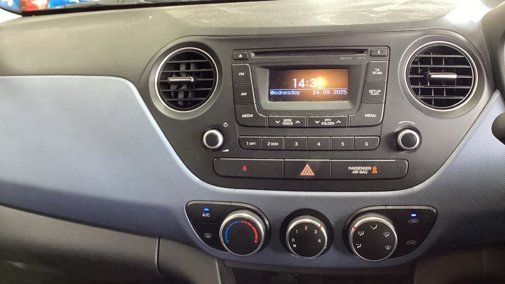 Used Hyundai i10 2014 for sale - 76223177: Photo 8