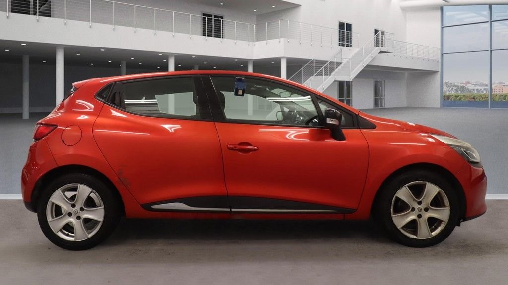 Used Renault Clio 2013 for sale - 76367925: Photo 2