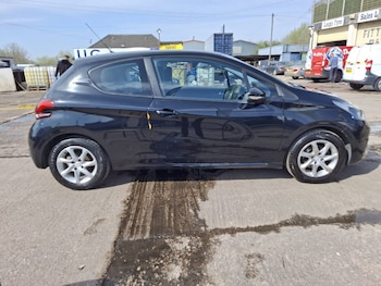 Used Peugeot 208 2015 for sale - 78357892: Photo