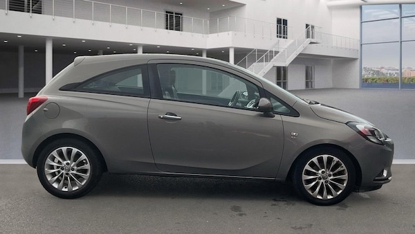 Used Vauxhall Corsa 2015 for sale - 76291899: Photo 2