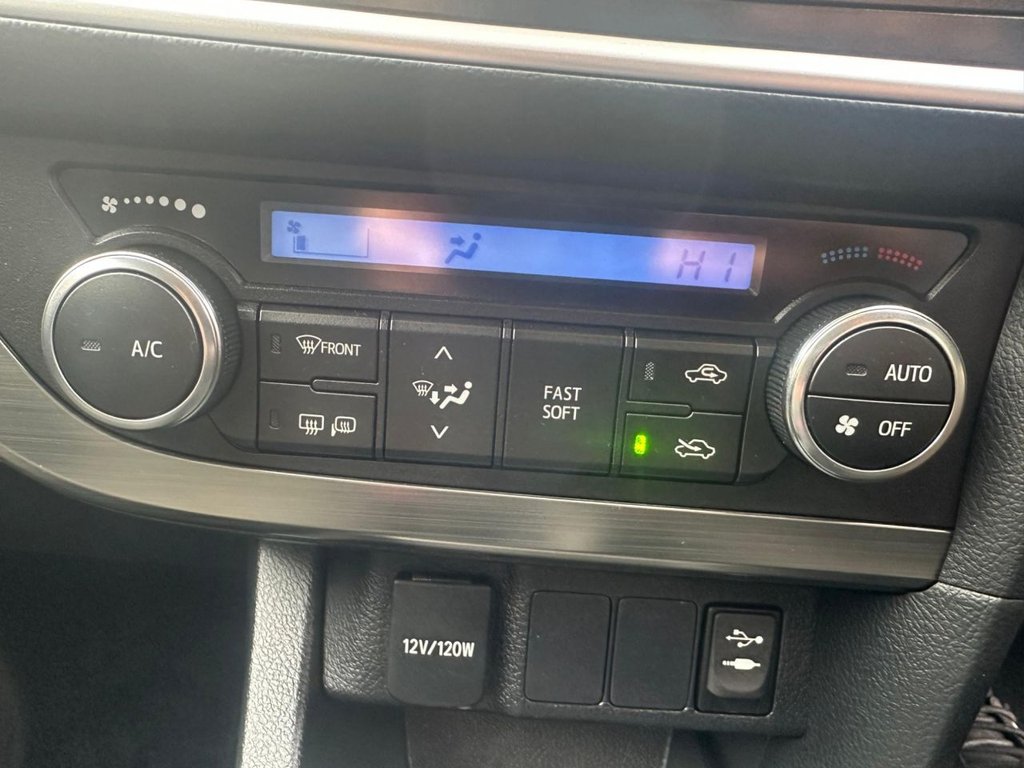 Used Toyota Auris 2013 for sale - 75947429: Photo 17