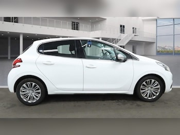 Used Peugeot 208 2017 for sale - 77967471: Photo