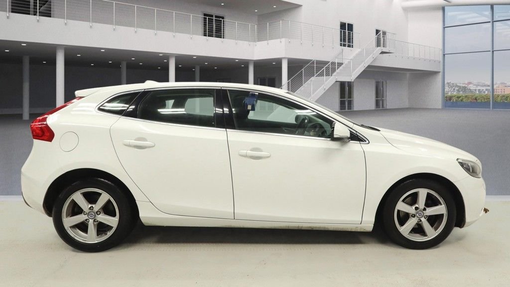 Used Volvo V40 2014 for sale - 77188747: Photo 5