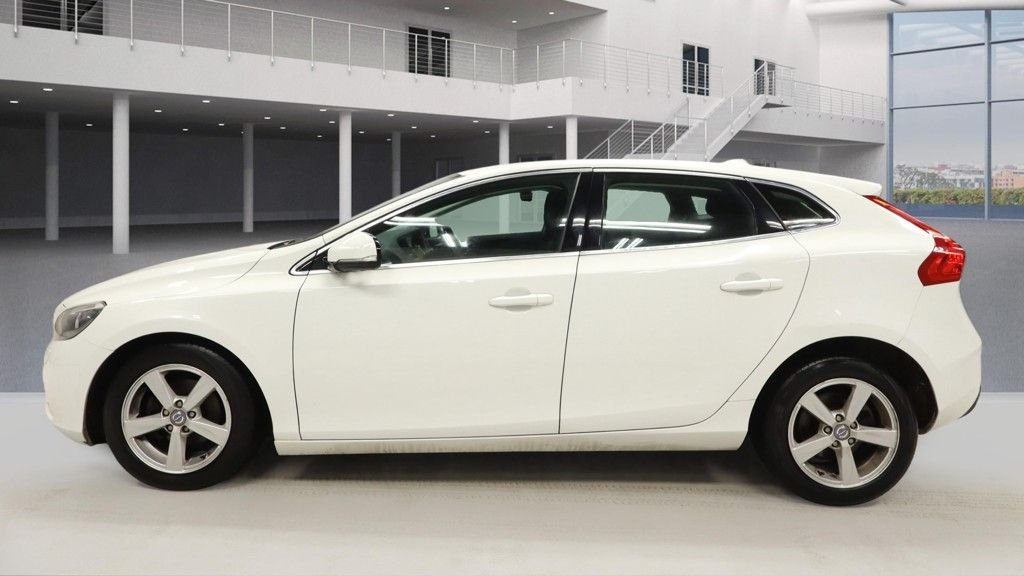 Used Volvo V40 2014 for sale - 77188747: Photo 6