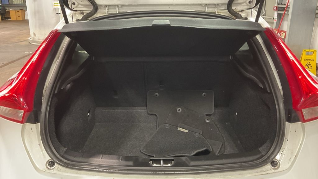 Used Volvo V40 2014 for sale - 77188747: Photo 7