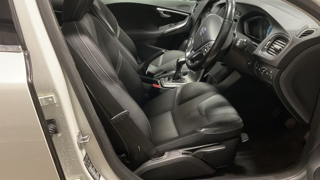 Used Volvo V40 2014 for sale - 77188747: Photo 9