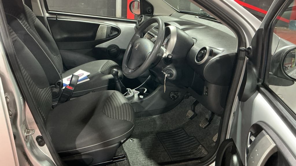 Used Peugeot 107 2013 for sale - 76430226: Photo 9