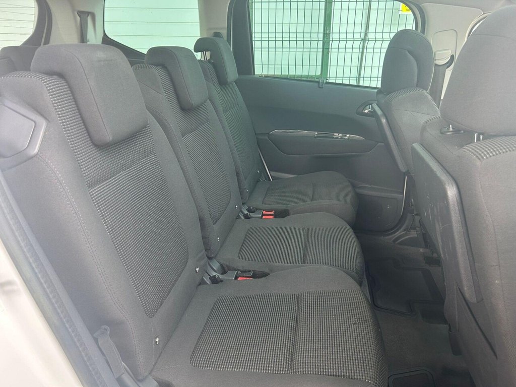 Used Peugeot 5008 2013 for sale - 77341289: Photo 16