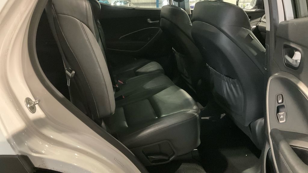Used Hyundai Santa Fe 2015 for sale - 76535821: Photo 10