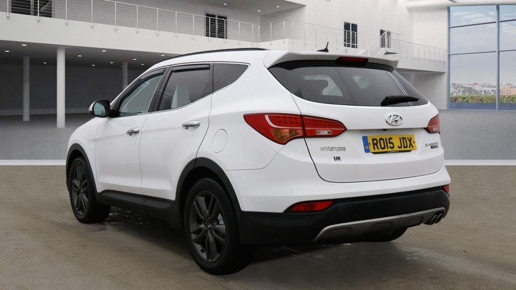 Used Hyundai Santa Fe 2015 for sale - 76535821: Photo 4