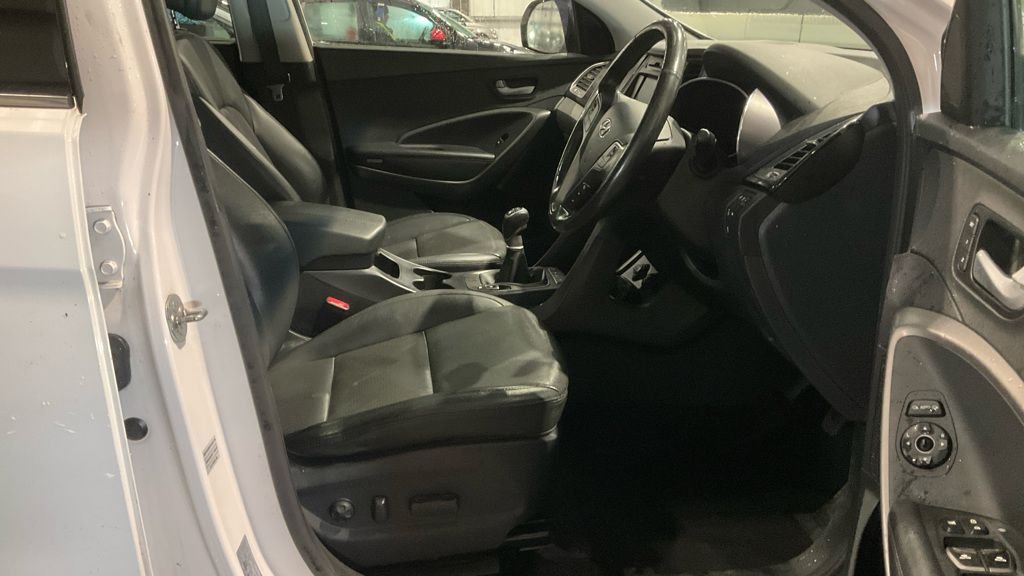 Used Hyundai Santa Fe 2015 for sale - 76535821: Photo 9