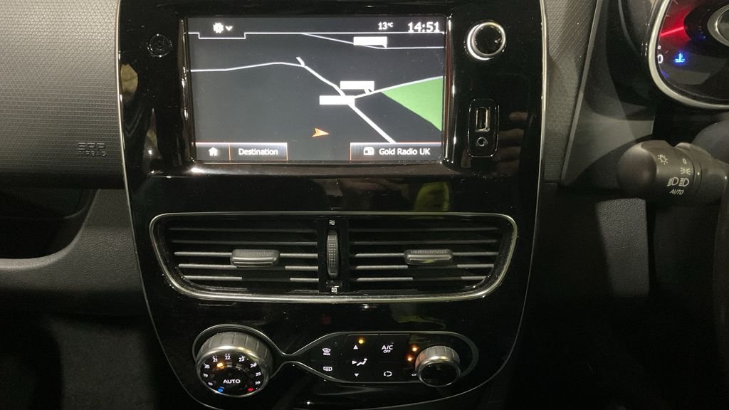 Used Renault Clio 2017 for sale - 76535894: Photo 10