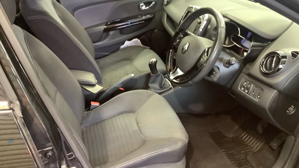 Used Renault Clio 2014 for sale - 76367874: Photo 8