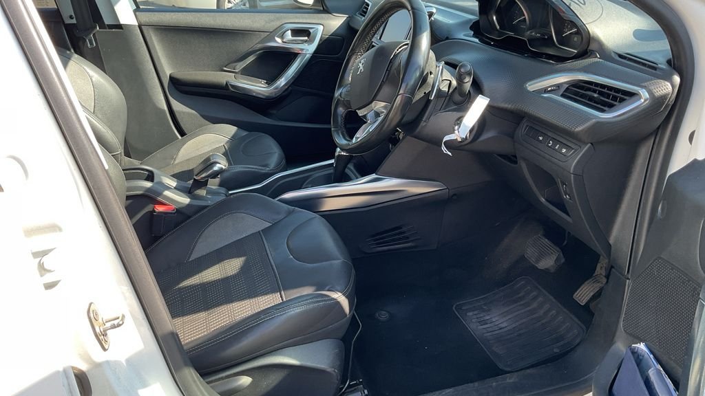 Used Peugeot 2008 2014 for sale - 77976274: Photo 8