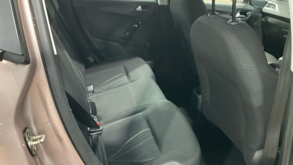 Used Peugeot 208 2013 for sale - 76367886: Photo 10