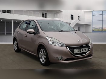 Peugeot - 208