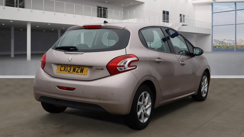 Used Peugeot 208 2013 for sale - 76367886: Photo 3