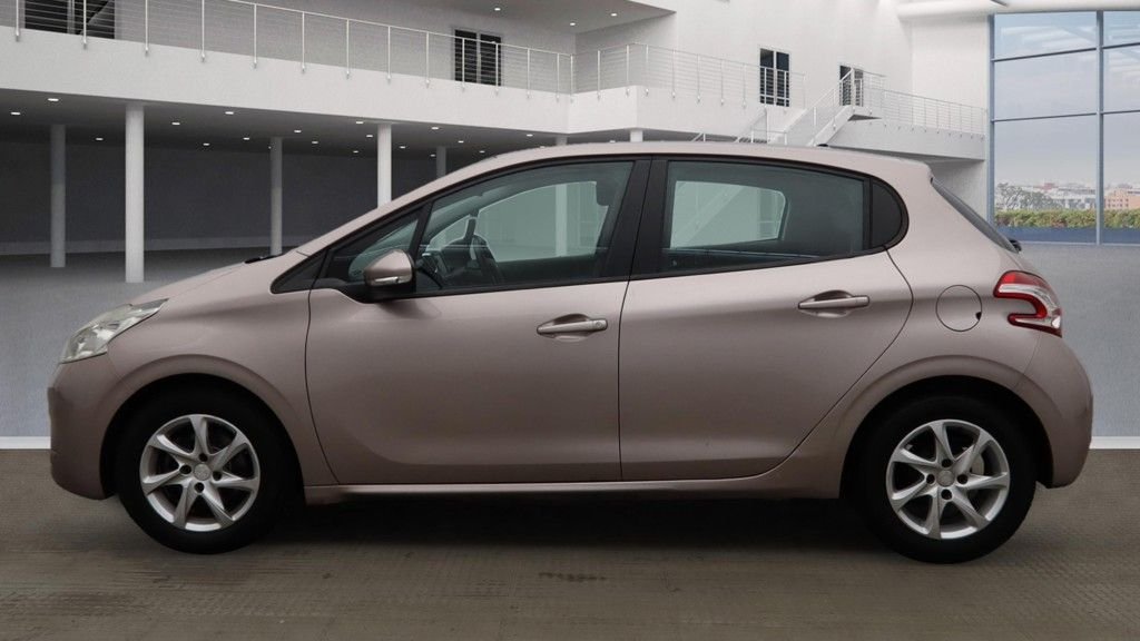 Used Peugeot 208 2013 for sale - 76367886: Photo 4