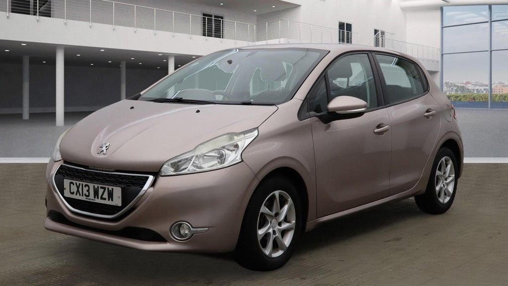 Used Peugeot 208 2013 for sale - 76367886: Photo 6