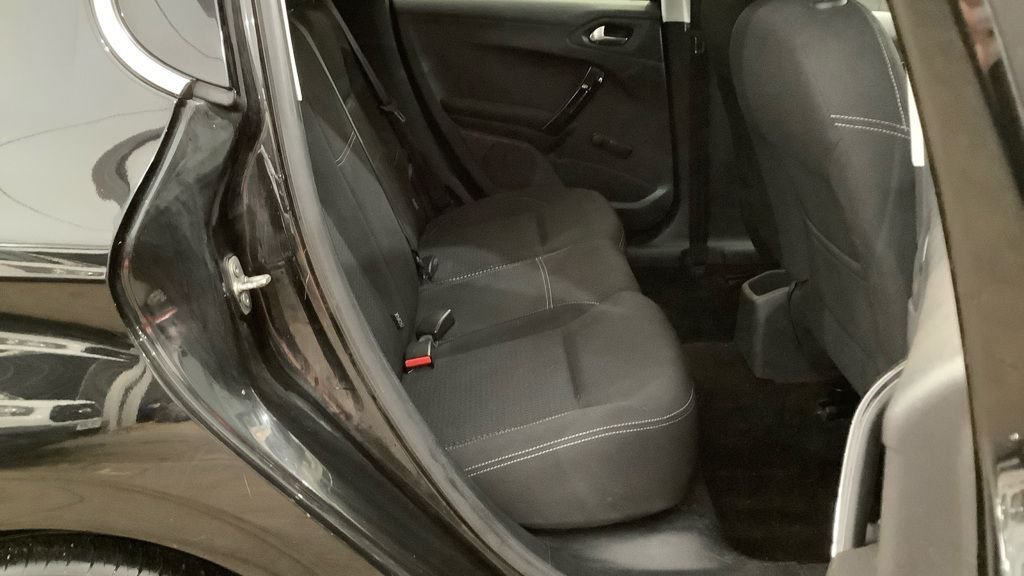 Used Peugeot 208 2017 for sale - 76604841: Photo 10