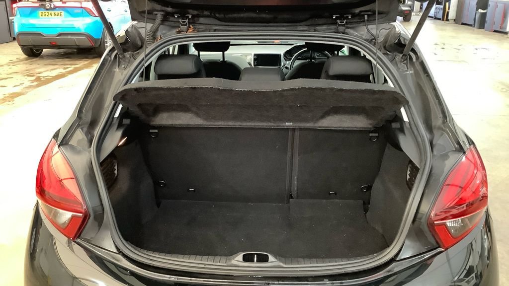 Used Peugeot 208 2017 for sale - 76604841: Photo 11