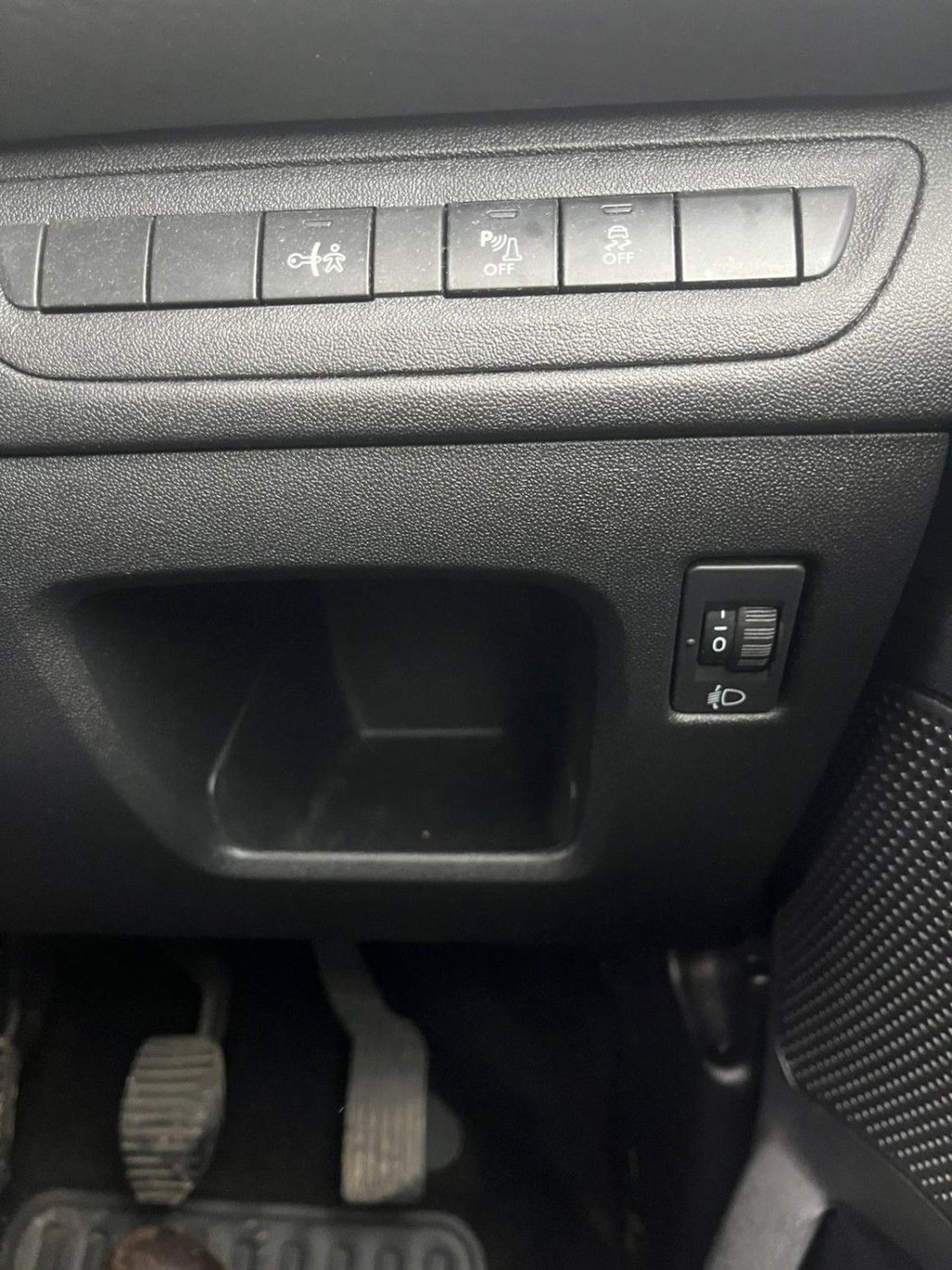 Used Peugeot 208 2017 for sale - 76604841: Photo 18