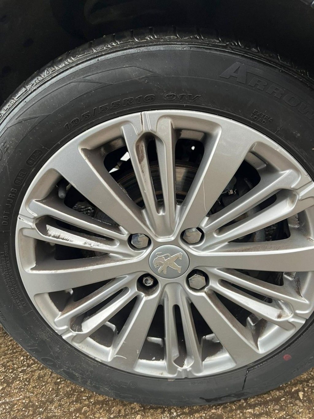 Used Peugeot 208 2017 for sale - 76604841: Photo 19