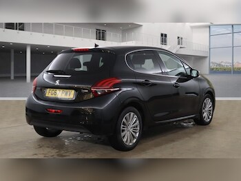 Used Peugeot 208 2017 for sale - 76604841: Photo