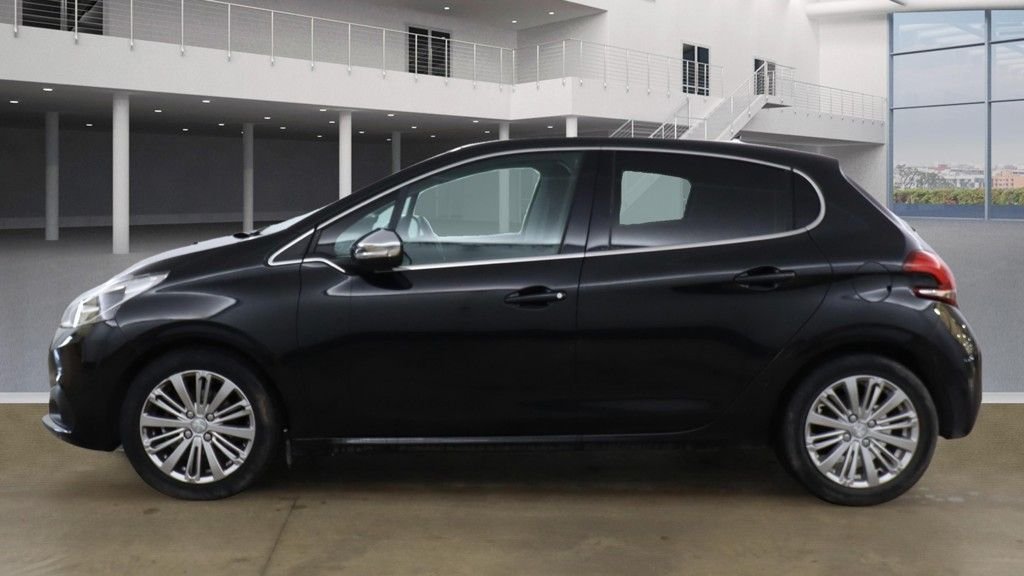 Used Peugeot 208 2017 for sale - 76604841: Photo 5