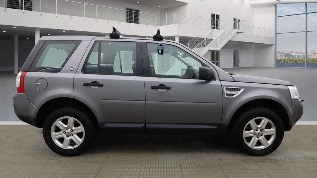 Used Land Rover Freelander 2010 for sale - 76604829: Photo 2