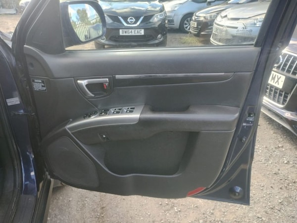 Used Hyundai Santa Fe 2011 for sale - 75735423: Photo 18