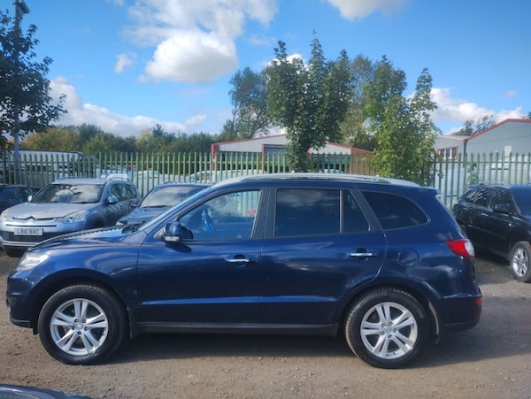 Used Hyundai Santa Fe 2011 for sale - 75735423: Photo 4