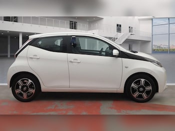 Used Toyota AYGO 2014 for sale - 76286163: Photo 2