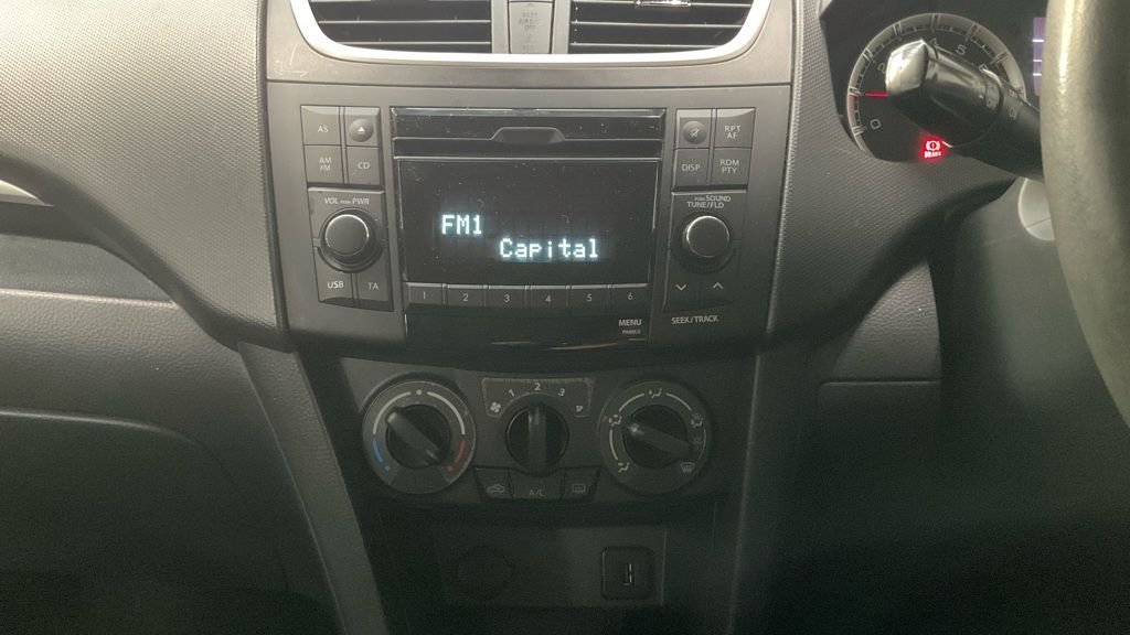 Used Suzuki Swift 2011 for sale - 76570414: Photo 10