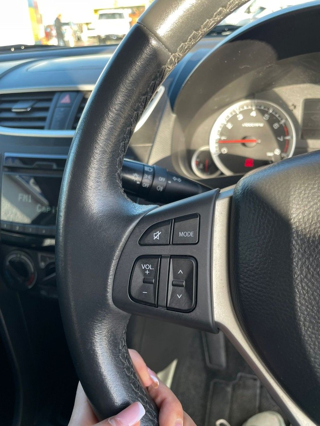 Used Suzuki Swift 2011 for sale - 76570414: Photo 14