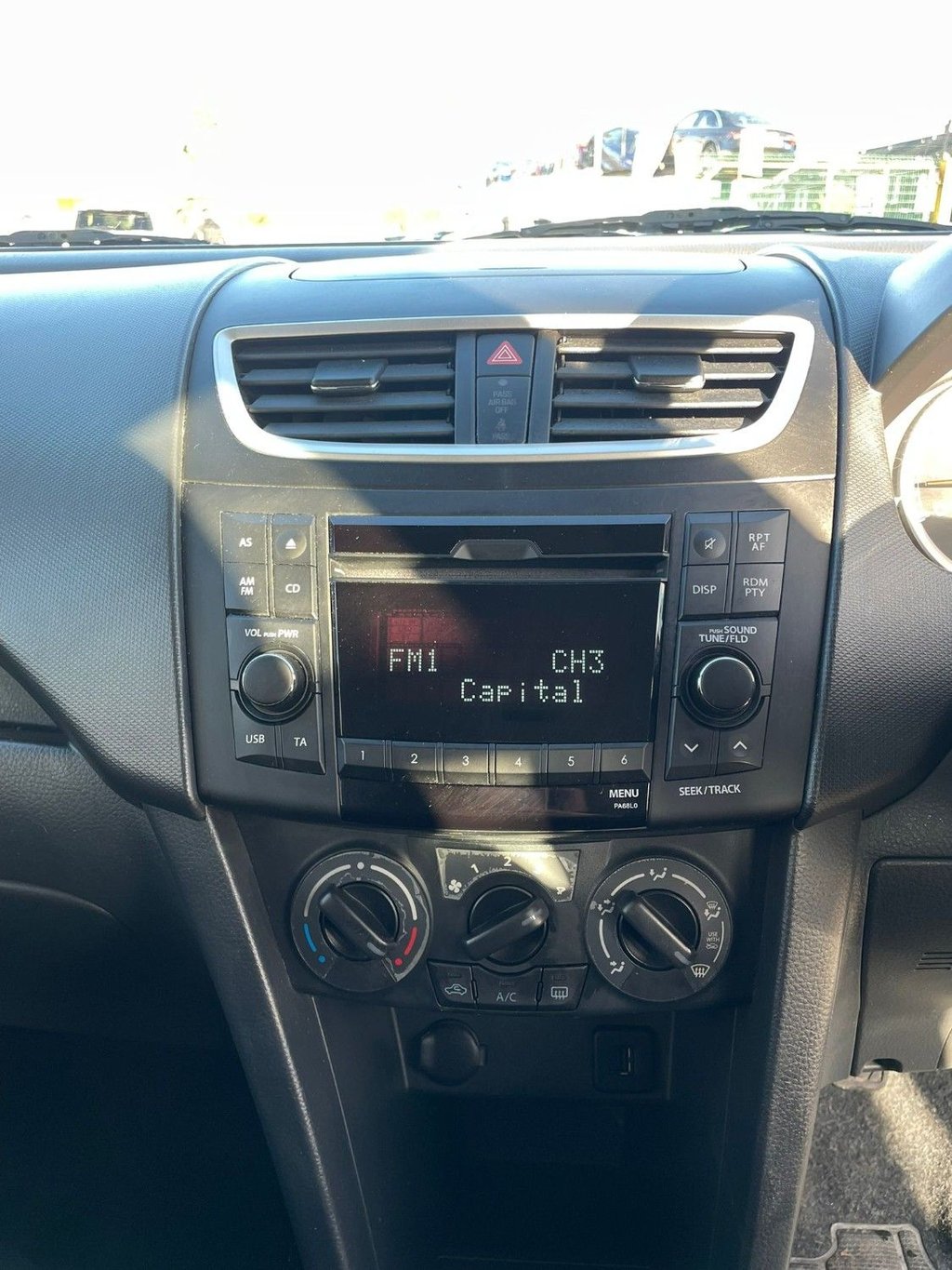 Used Suzuki Swift 2011 for sale - 76570414: Photo 17