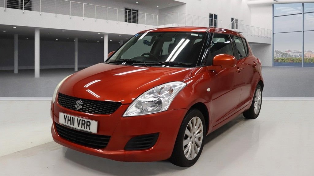 Used Suzuki Swift 2011 for sale - 76570414: Photo 2