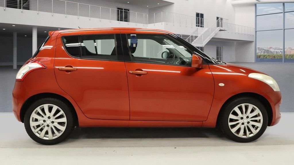 Used Suzuki Swift 2011 for sale - 76570414: Photo 5