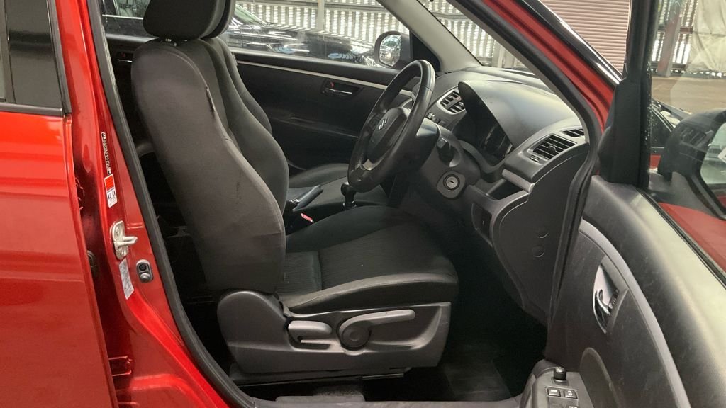 Used Suzuki Swift 2011 for sale - 76570414: Photo 9