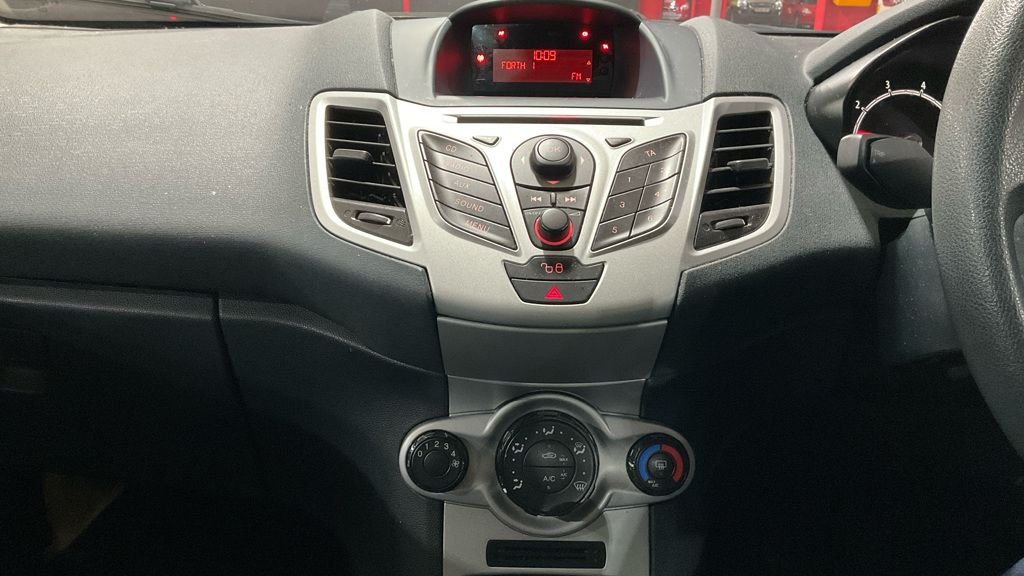 Used Ford Fiesta 2012 for sale - 76536057: Photo 8