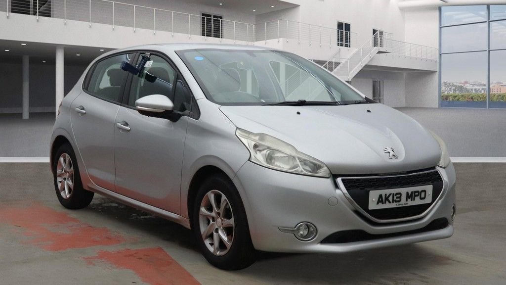 Used Peugeot 208 2013 for sale - 76496278: Photo 1