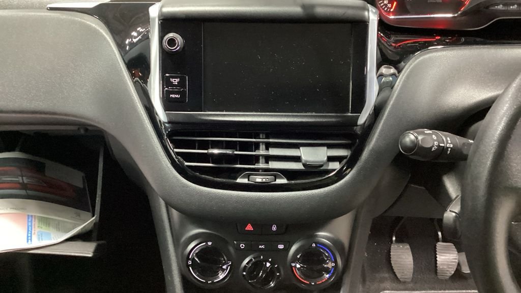 Used Peugeot 208 2013 for sale - 76496278: Photo 10