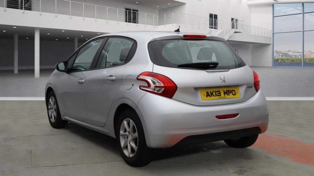 Used Peugeot 208 2013 for sale - 76496278: Photo 3