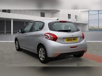 Used Peugeot 208 2013 for sale - 76496278: Photo