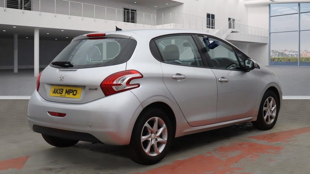 Used Peugeot 208 2013 for sale - 76496278: Photo 4