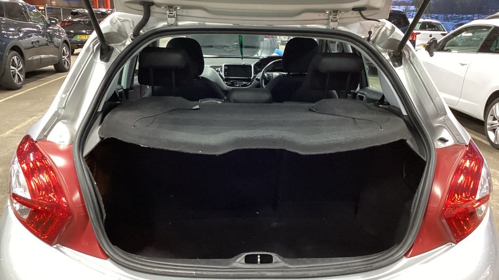 Used Peugeot 208 2013 for sale - 76496278: Photo 7