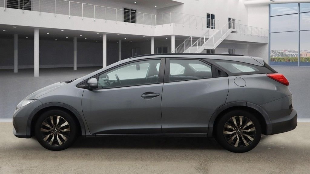 Used Honda Civic 2014 for sale - 76535814: Photo 5