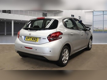 Used Peugeot 208 2017 for sale - 75566856: Photo