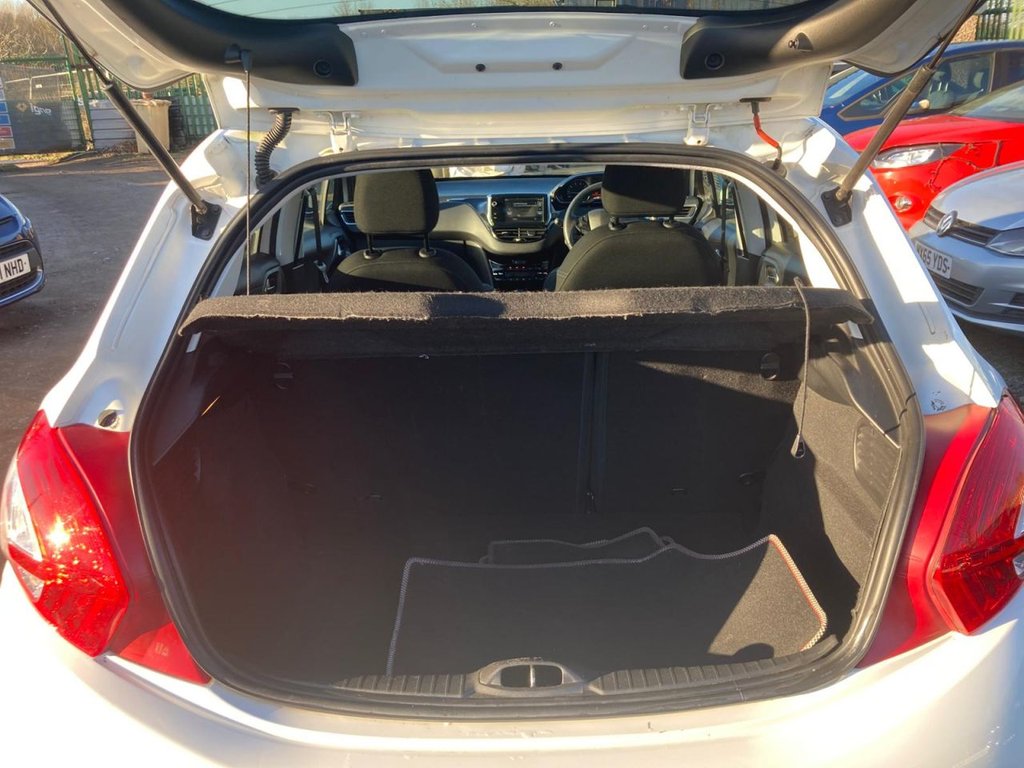 Used Peugeot 208 2015 for sale - 76739895: Photo 12